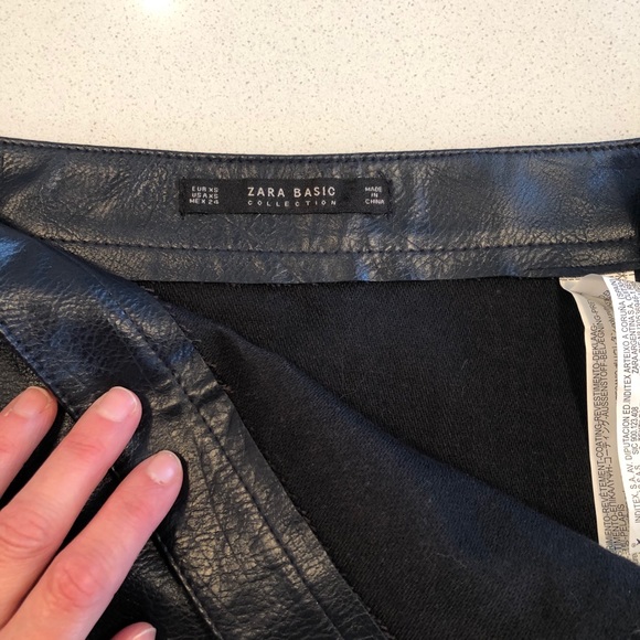 🍍 8/25$ Zara navy/purple faux leather skirt - Picture 4 of 4